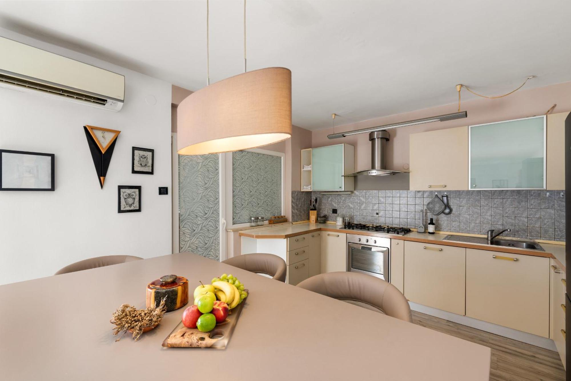 Apartment Noelle By The Sea In Porec, Istria Poreč