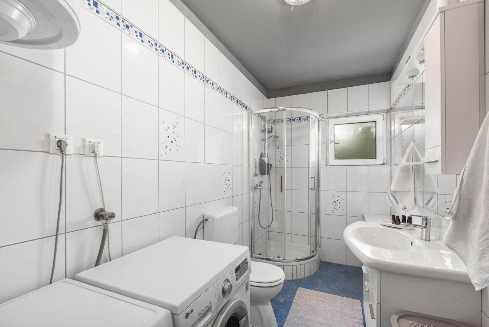 Apartment Noelle By The Sea In Porec, Istria Apartment