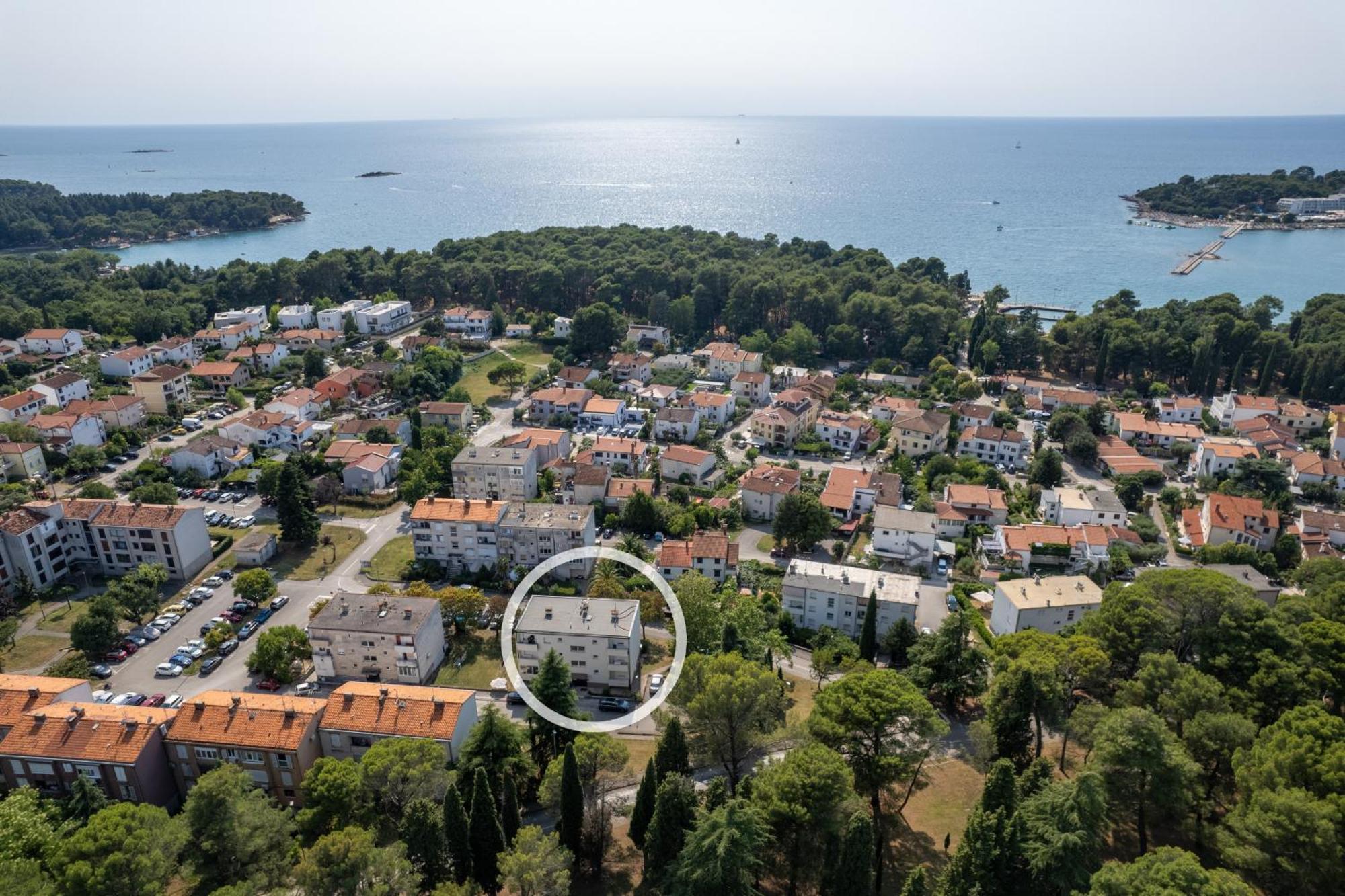 Apartment Apartment Noelle By The Sea In Porec, Istria Poreč